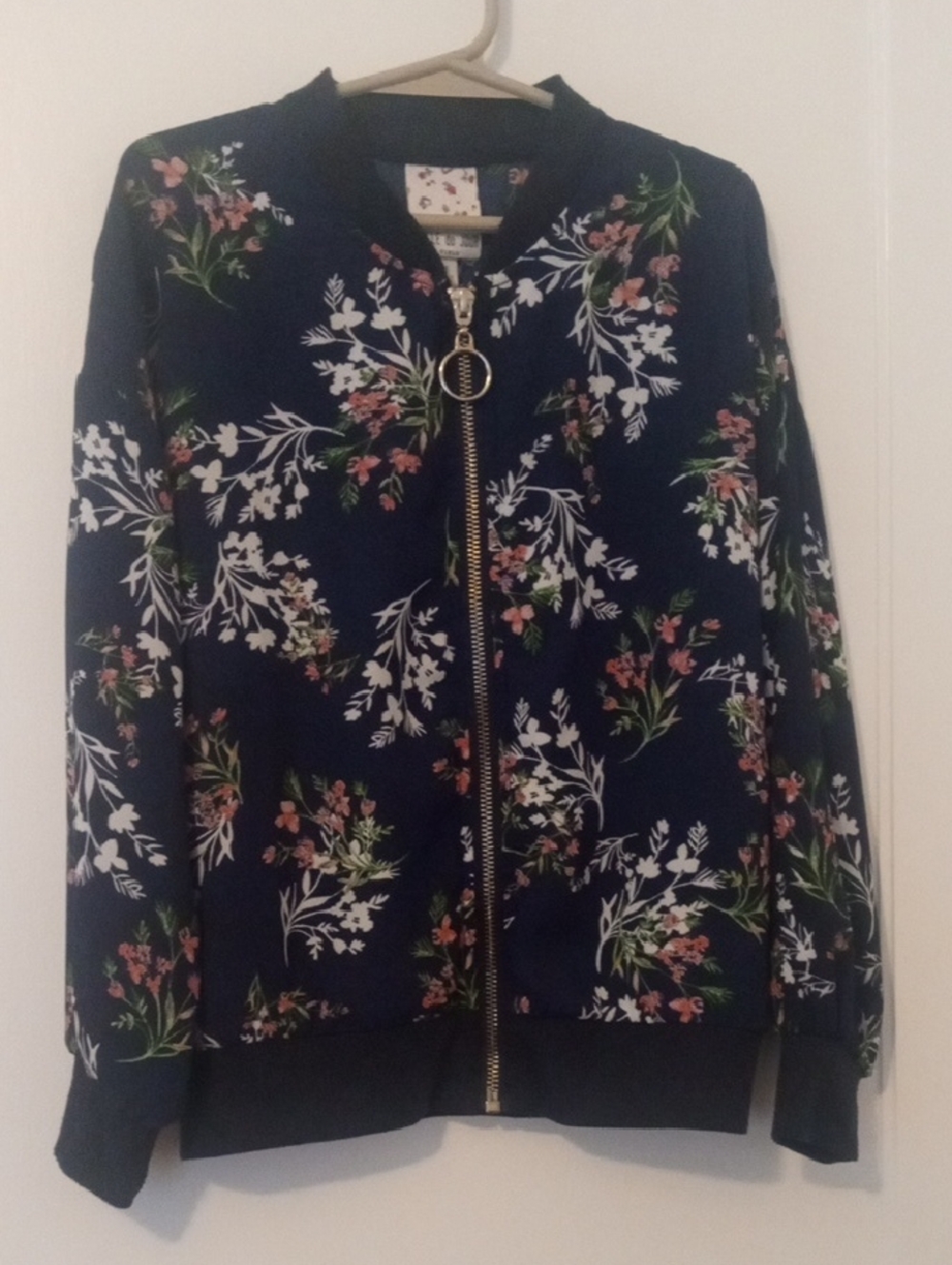 girl 6 blue flower print jacket, thin light weight